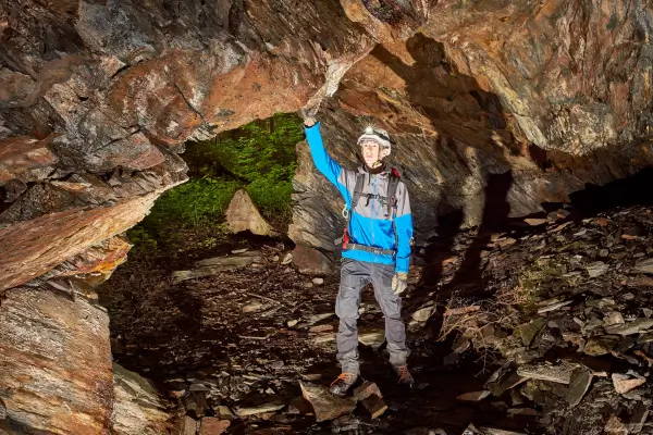 Turismo de Aventura nas Cavernas Subterrâneas da Eslovênia